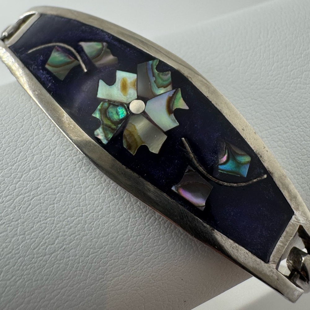 Vtg Taxco Mexico silver bangle bracelet Inlaid abalon shell and mother of pearl